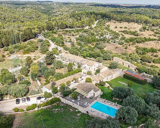 Alveria Country Life