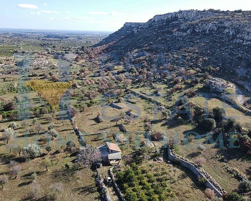 Case della Roccia