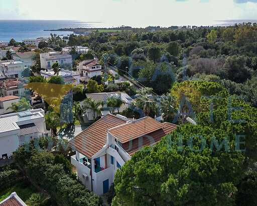 Casa Bianco e Blu